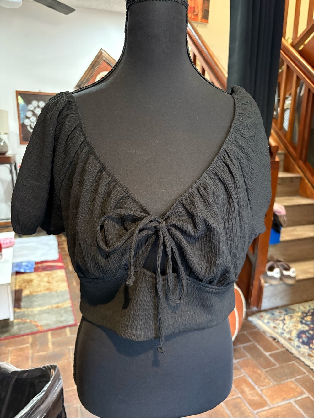 American Eagle Black Tie-Front Cropped Women's Top